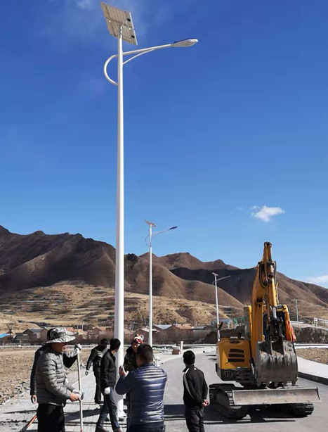 甘南碌曲10米萨迦太阳能路灯项目