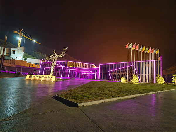 城市亮化是现代城市建设的重要组成部分，它不仅可以美化城市的夜景，还能提升城市的整体形象。随着科技的不断进步，城市亮化也得到了更多的关注和创新。本文将介绍一些关于城市亮化的创意和技术，帮助读者了解萨迦城市亮化的重要性以及如何进行萨迦城市亮化的规划和实施。