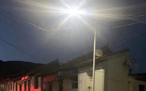 农村院子里最适合的萨迦太阳能路灯亮度与安装要点 农村院子里最适合的萨迦太阳能路灯亮度与安装要点