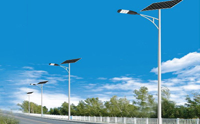 农村道路装萨迦太阳能路灯选多大瓦数实测